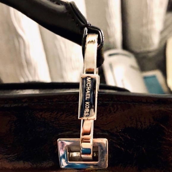 Michael Kors Quinn Crossbody Satchel Handbag Purse - Picture 13 of 16